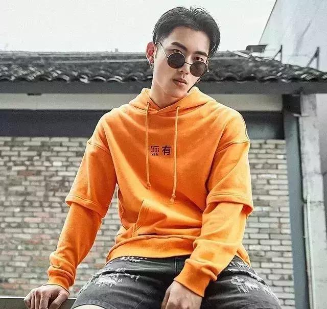 能把卫衣穿好的男人,才是真正懂穿衣的男神!