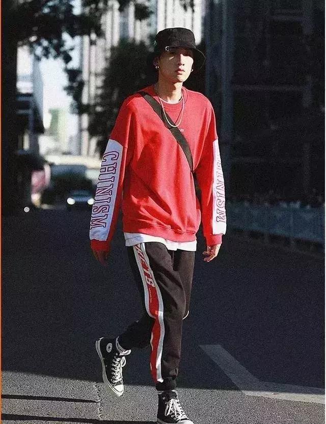 能把卫衣穿好的男人,才是真正懂穿衣的男神!