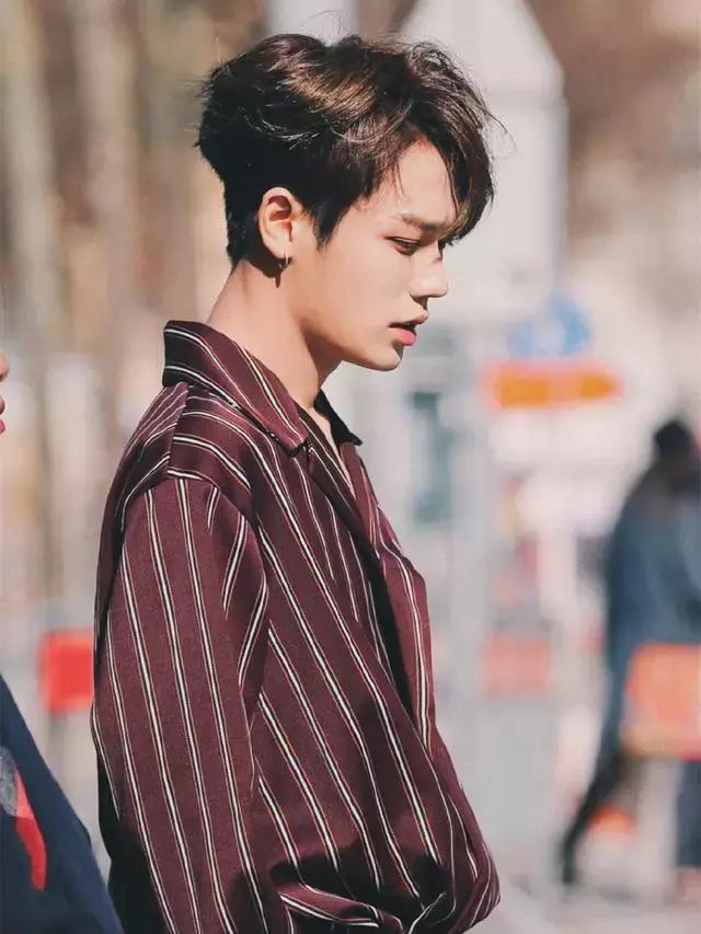 同穿条纹衫,林彦俊撞上朱一龙!