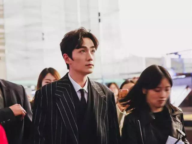 同穿条纹衫,林彦俊撞上朱一龙!