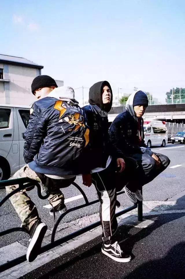 只会飞行夹克+卫衣?这7个小技巧让你玩转飞行夹克