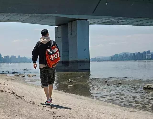 只会飞行夹克+卫衣?这7个小技巧让你玩转飞行夹克