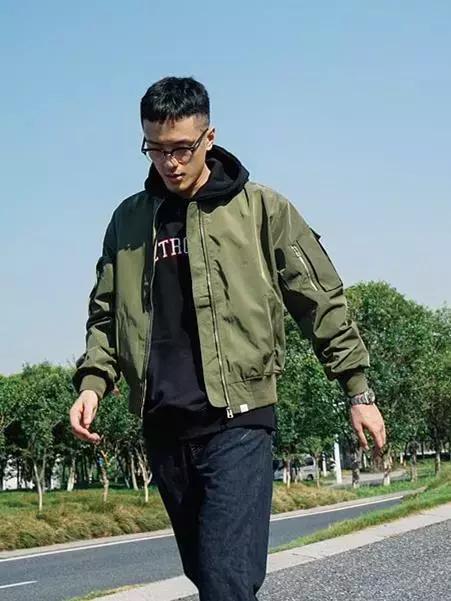 只会飞行夹克+卫衣?这7个小技巧让你玩转飞行夹克