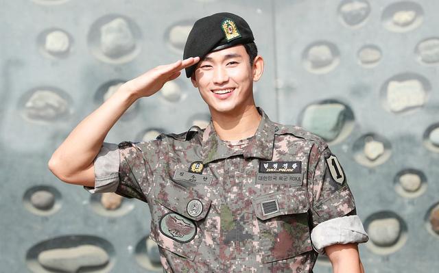 金秀贤归来!一张图看懂韩星入伍后人气变化