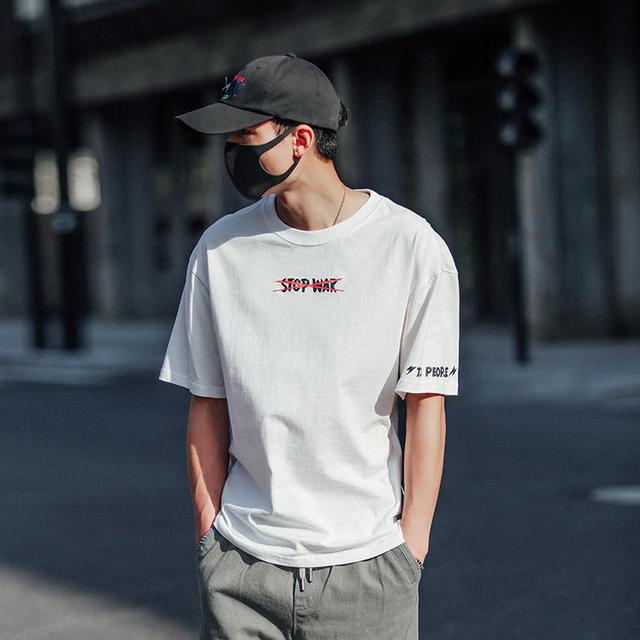 变身夏日街头潮男,这三款时髦单品更加分