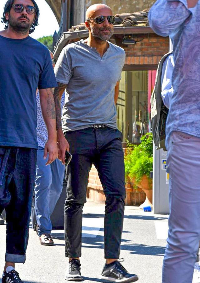 这件你都叫不出名字的上衣,夏天上身却超级有型