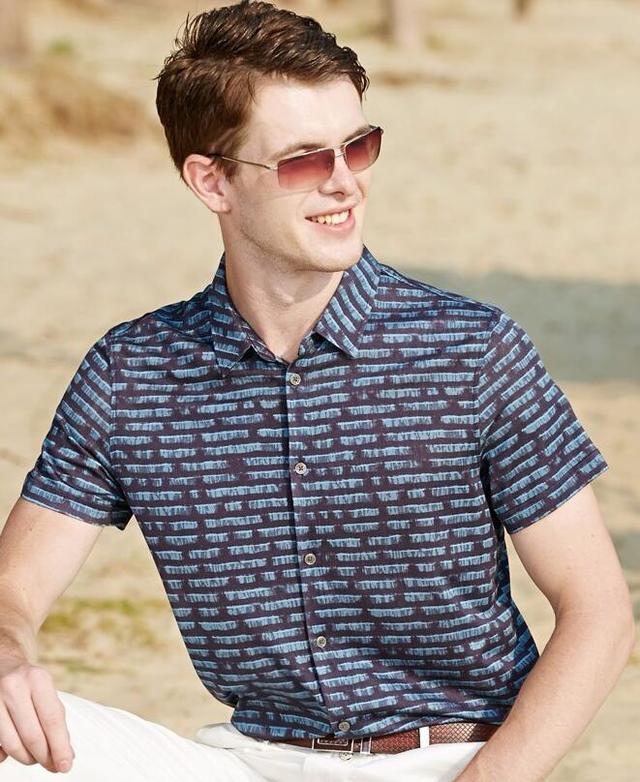 男人时尚的穿着打扮,简单休闲凸显自我