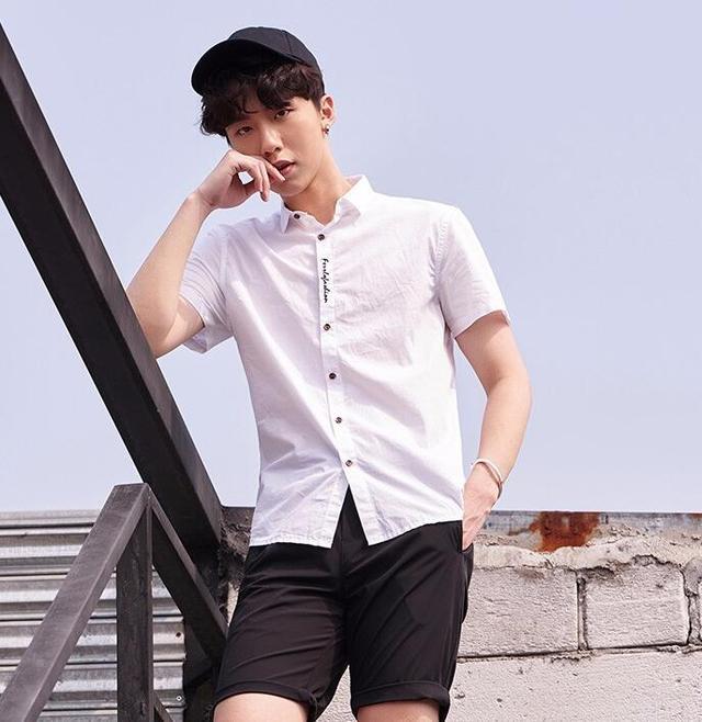 男人时尚的穿着打扮,简单休闲凸显自我