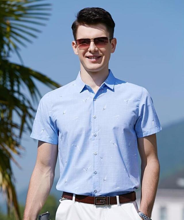 男人时尚的穿着打扮,简单休闲凸显自我