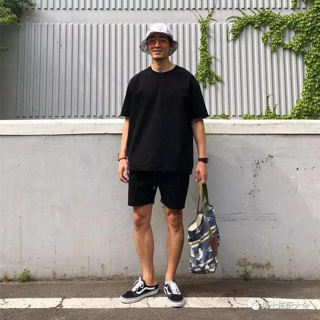 怎么把黑色穿的好看?