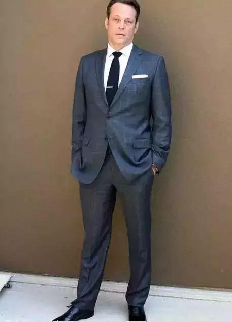 有肚子穿衣难看?学会这几个穿搭技巧