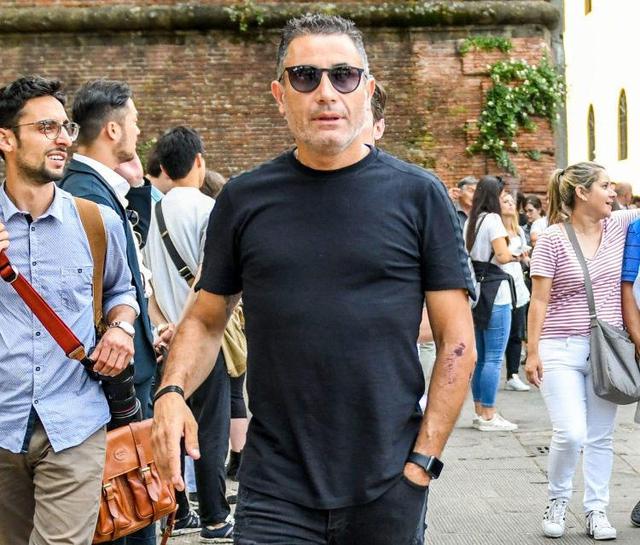 黑色T恤没选对,不但不显瘦反而会显胖