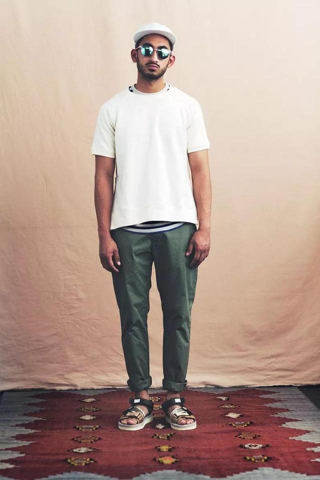 除了黑色裤子,这条绿色的也很值得入手