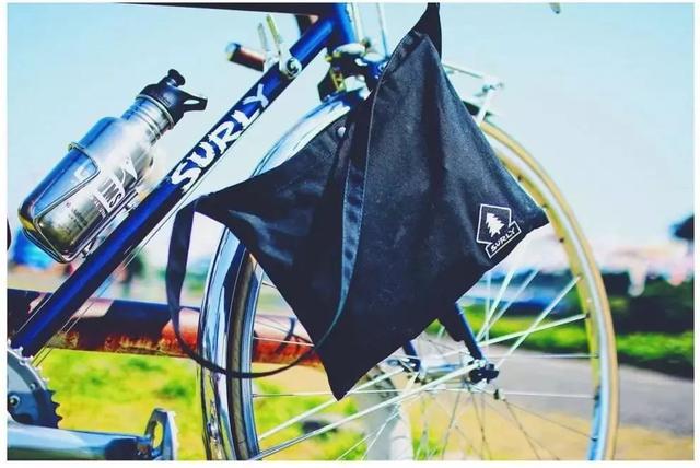 背什么包不容易显土?这3类是时髦界的扛把子了吧