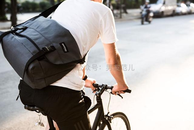 背什么包不容易显土?这3类是时髦界的扛把子了吧