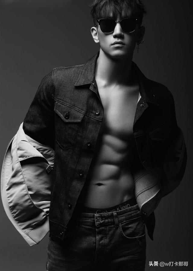 这位小狼狗摄影师镜头下的帅哥们,一个帅过一个,都可称天菜男神