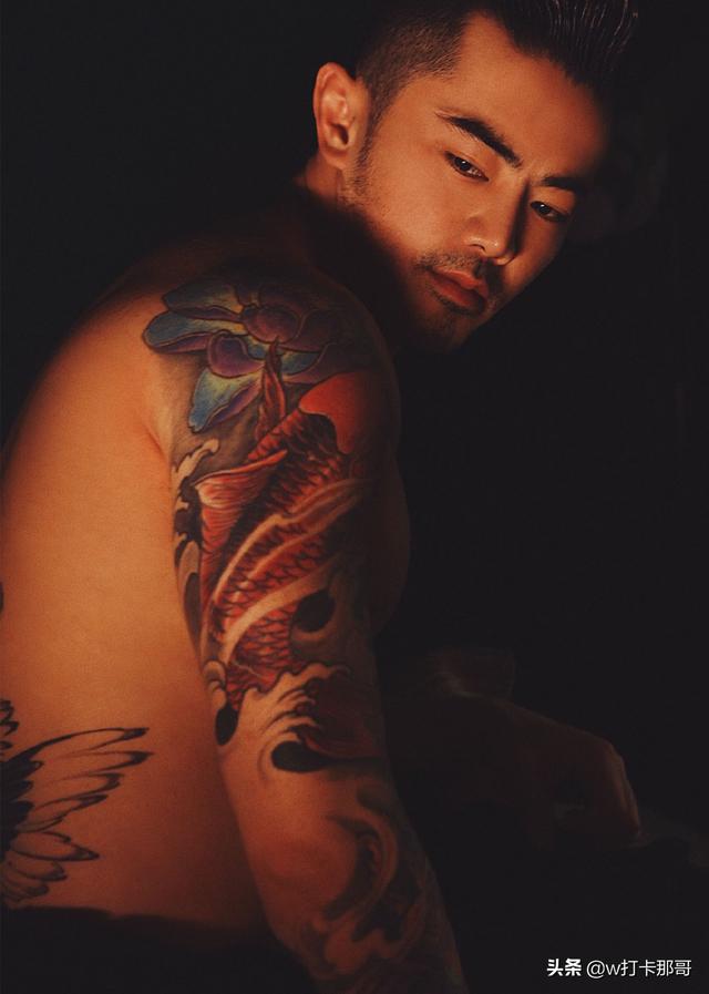 这位小狼狗摄影师镜头下的帅哥们,一个帅过一个,都可称天菜男神