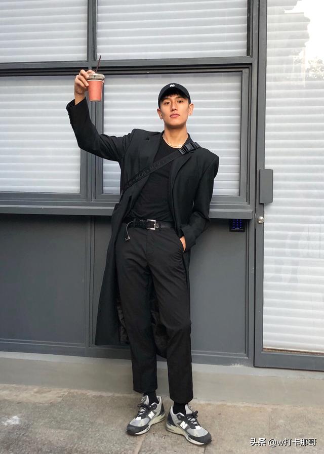 被网友赞综合了彝族男生各种帅,这位新晋荧屏硬汉,确实非常可以