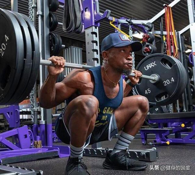 这样锻炼,感受施瓦辛格说的皮肤被撑破的感觉,试试看吧