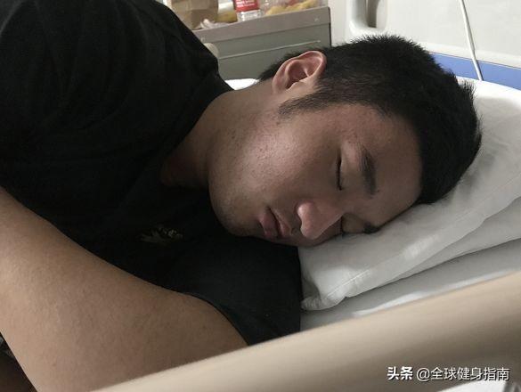 健美级黄晓明火遍朋友圈!网友:敢不敢再骚一点?