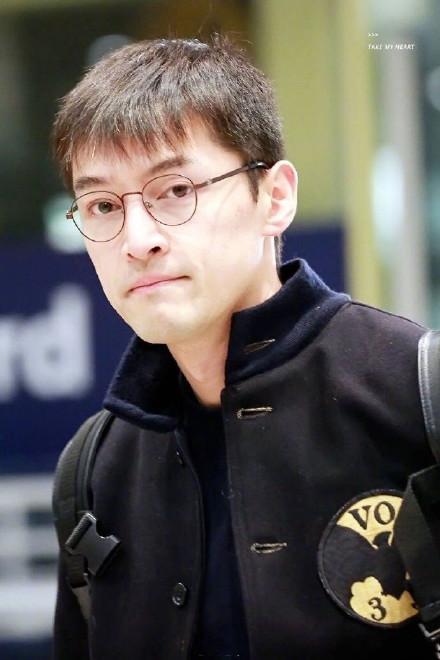 素颜男爱豆照片,李易峰帅气,李现胡子拉碴