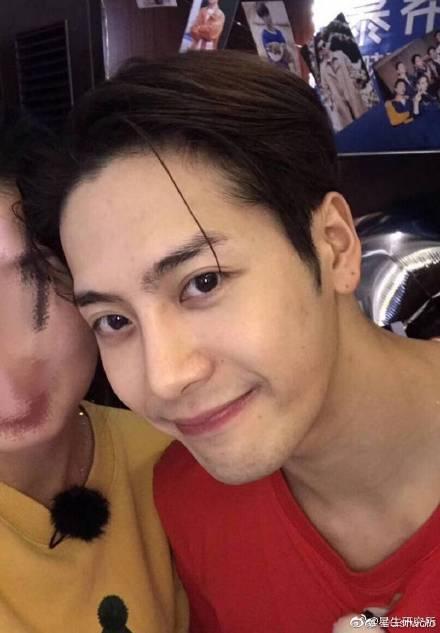 素颜男爱豆照片,李易峰帅气,李现胡子拉碴