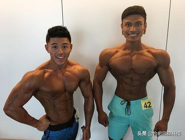 帅气新加坡小哥,个子不高肌肉很大,和女友的爱情令人羡慕