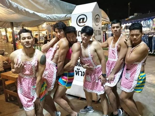 网红酒吧,清一色肌肉型男,女性顾客爆满