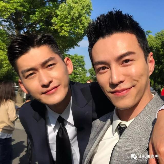 海兰察演飞行员,这身材穿正装太帅了