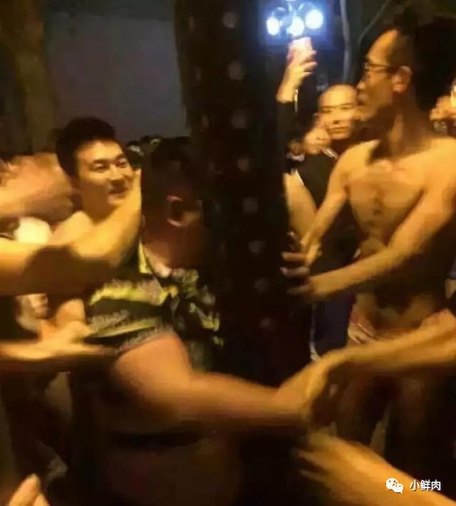 193cm西安体院校草火了,身材好到令人发指