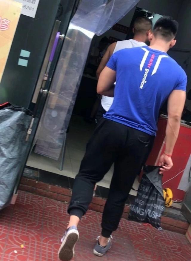 193cm西安体院校草火了,身材好到令人发指