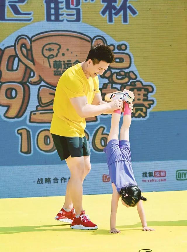 陈一冰发身材照,网友:不是说他身材走样发福了吗?