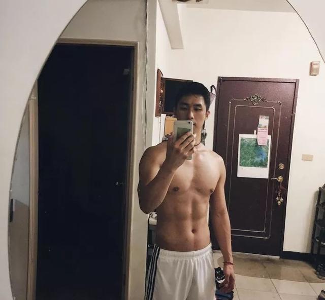 这枚台湾网红男模李浩然,被指真人与照片差很远