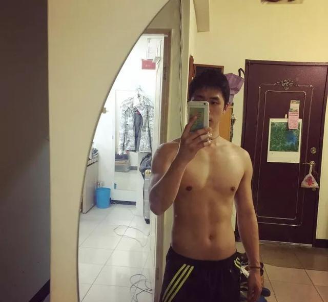 这枚台湾网红男模李浩然,被指真人与照片差很远