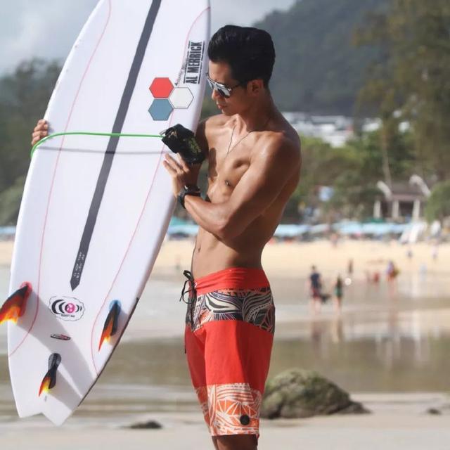 曾经红极一时的亚洲先生朱晓辉,如今身材怎么样了?