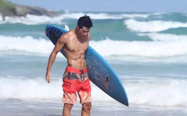 曾经红极一时的亚洲先生朱晓辉,如今身材怎么样了?