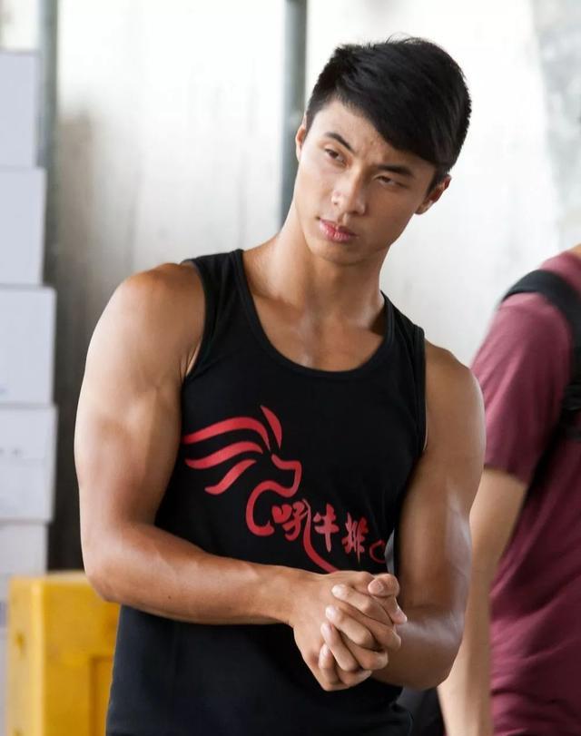 龙舟体育生的身材到底有多好?满屏都是男性荷尔蒙的味道