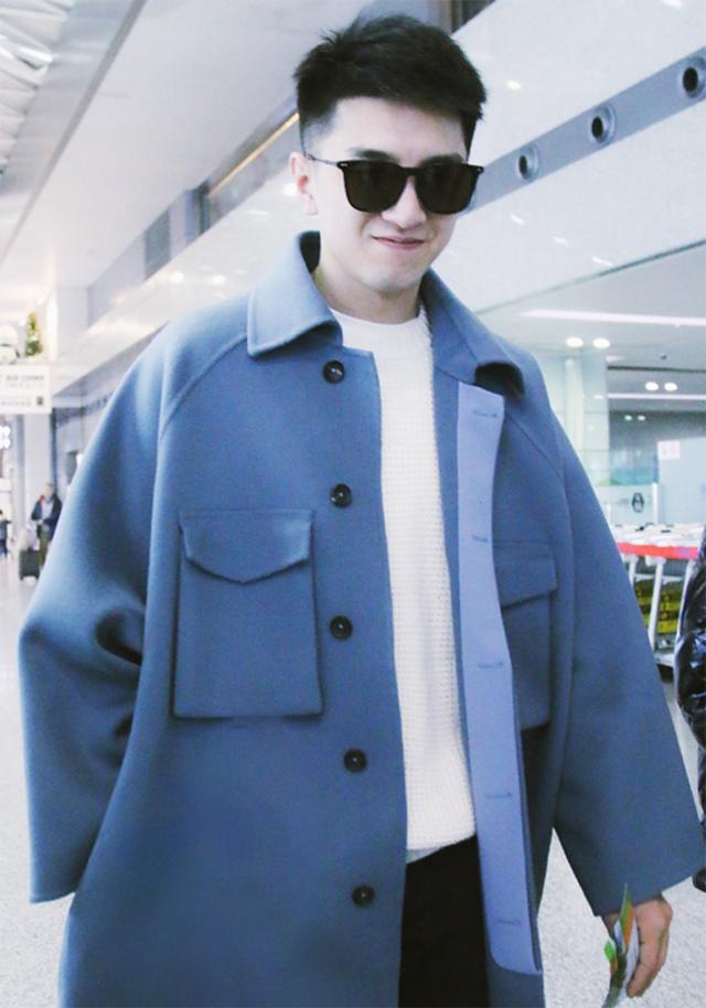 金瀚玩儿墨镜杀,墨镜一戴谁都不爱,瀚哥你还是我认识的小奶狗么