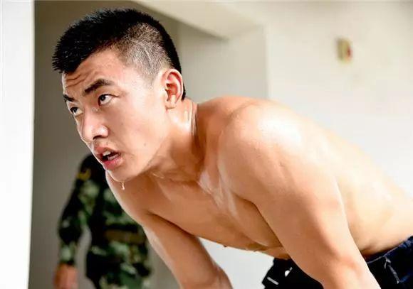 挖到一名超帅的消防员帅哥,他这身材太有安全感了