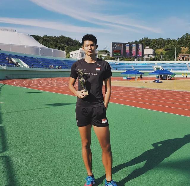 90后田径运动男生去演网剧,大长腿肌肉身材受导演青睐