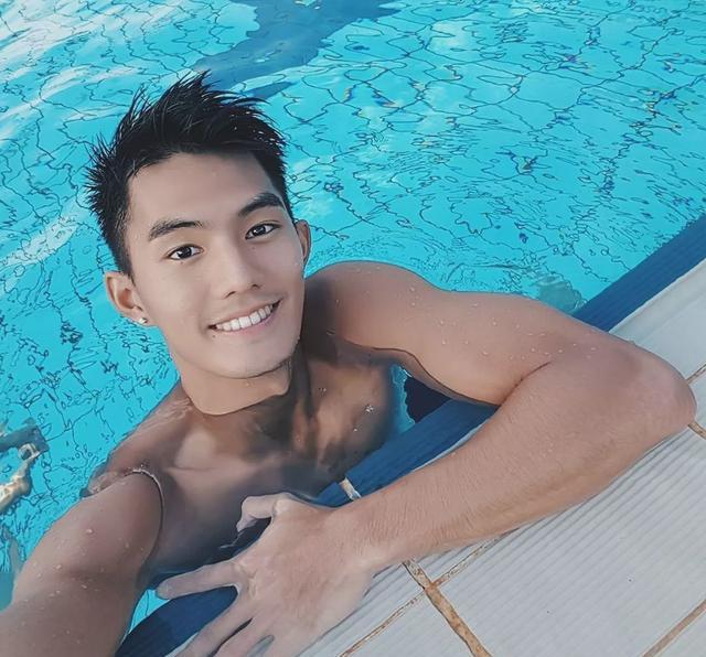 90后田径运动男生去演网剧,大长腿肌肉身材受导演青睐