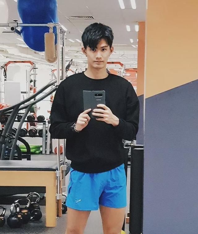 90后田径运动男生去演网剧,大长腿肌肉身材受导演青睐
