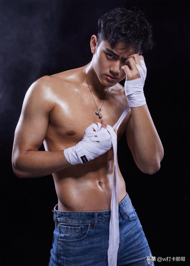 剧中鲜少人关注的他,没想到身材这么有型:优秀啊