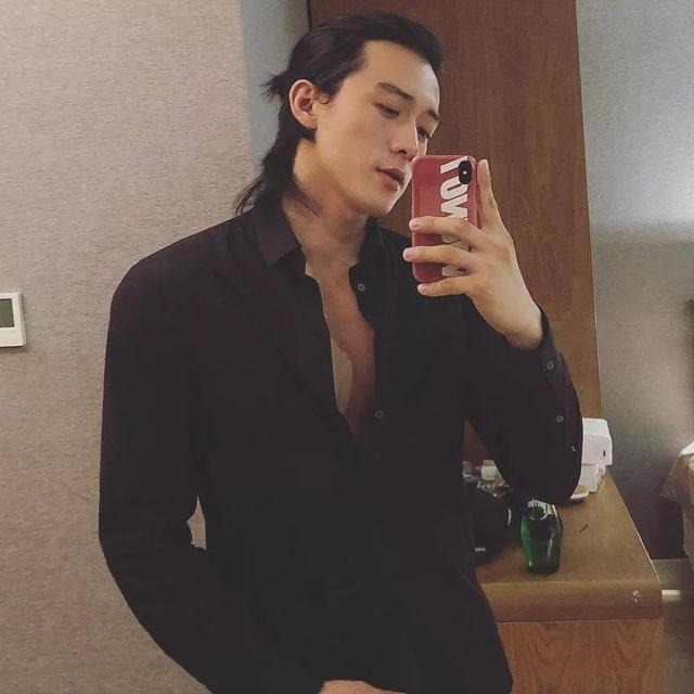 189CM体育生转战娱乐圈,实力强大被导演万里挑一