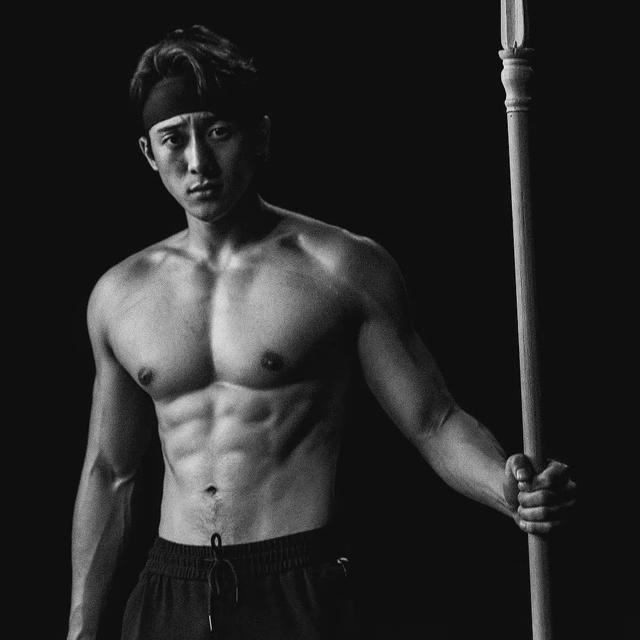 189CM体育生转战娱乐圈,实力强大被导演万里挑一