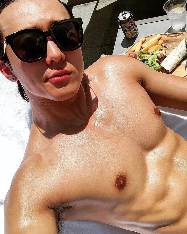 189CM体育生转战娱乐圈,实力强大被导演万里挑一