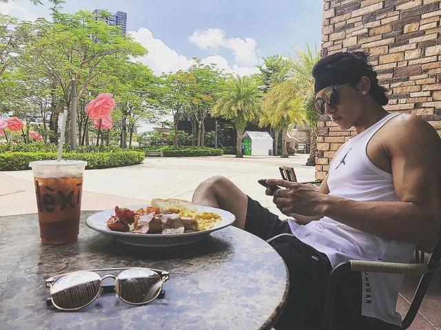 189CM体育生转战娱乐圈,实力强大被导演万里挑一