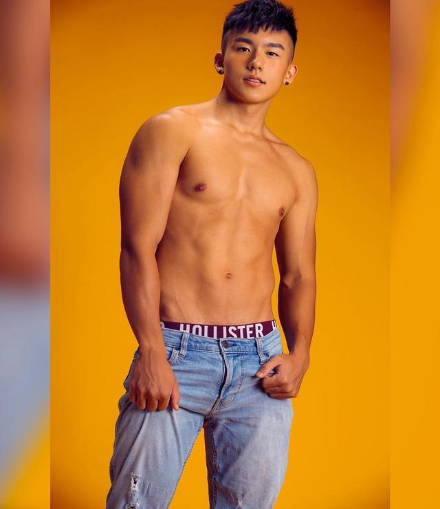 98年大学男生狂减18公斤变肌肉男,变得真帅啊