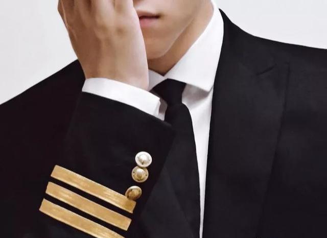 学霸转行做男模,高颜值好身材引摄影师都点赞