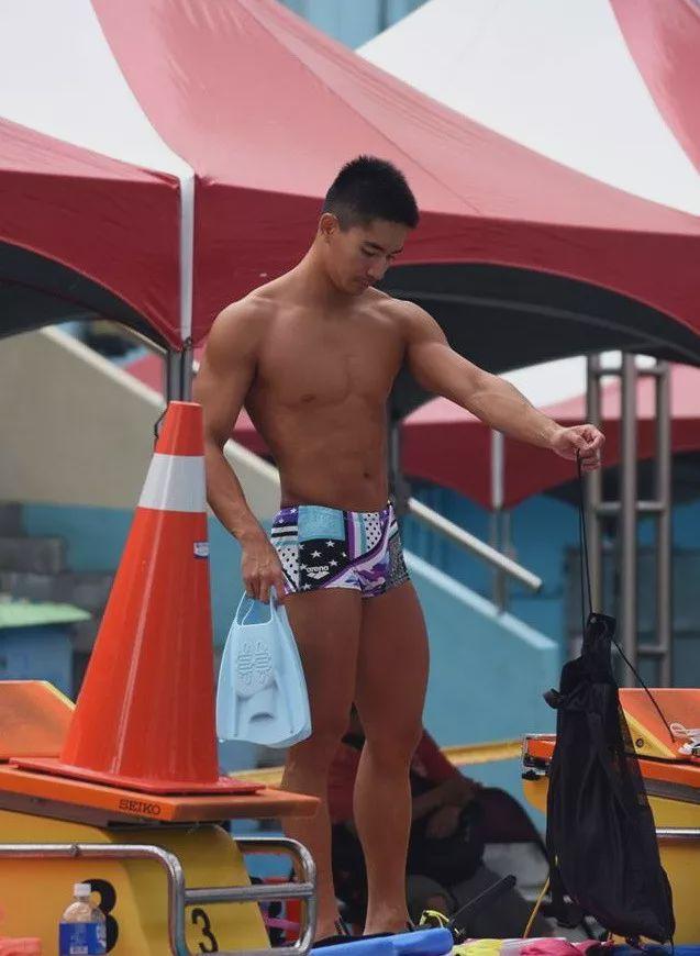 泳池偶遇的175cm的肌肉男,竟然是一名正宗的体育生